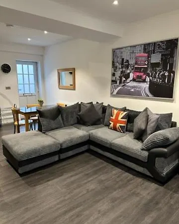 Stunning Flat With Parking Free Near Sutton Station Apartment Cheam Exterior photo