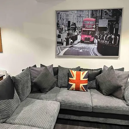 Stunning Flat With Parking Free Near Sutton Station Apartment Cheam Exterior photo