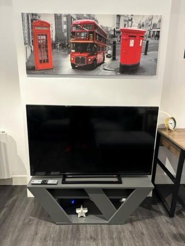 Stunning Flat With Parking Free Near Sutton Station *